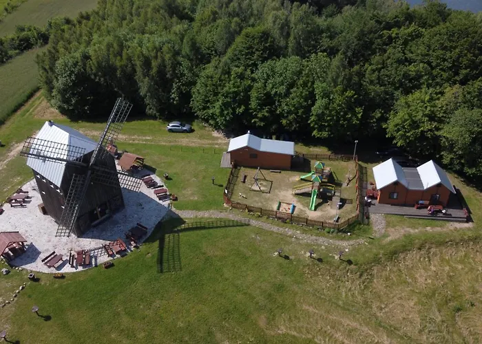 山林小屋 1 I 2 *